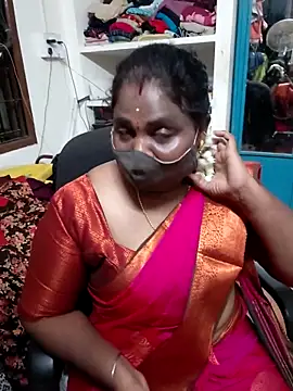 Snapshot of Tamil_Kavitha10 chatting on 05/26/26, 03:30 Tamil Kavitha10 online show from 05/26/26, 03:30