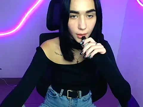 Snapshot of Bella_Night4 chatting on 10/03/25, 06:16 Bella Night4 online show from 10/03/25, 06:16