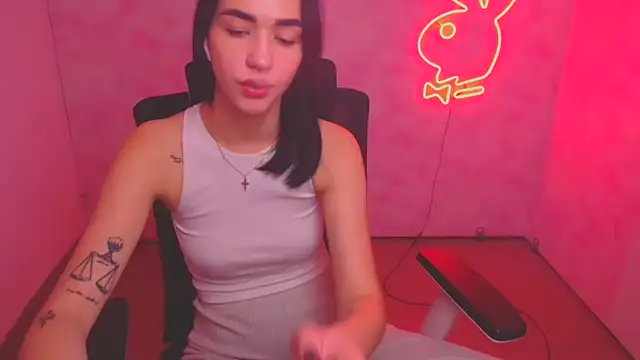 Snapshot of Bella_Night4 chatting on 10/04/25, 06:22 Bella Night4 online show from 10/04/25, 06:22