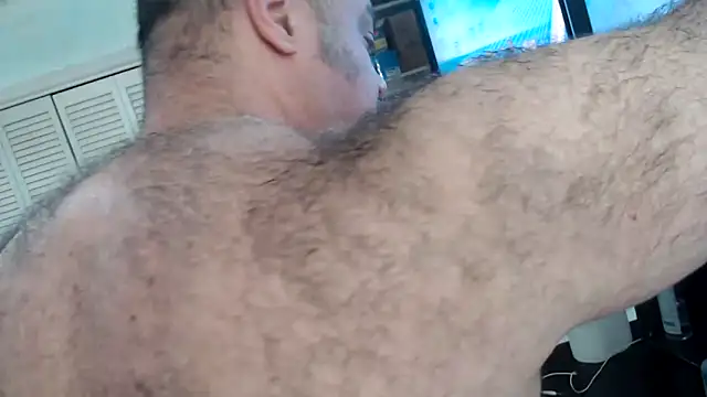 Snapshot of bullmusclejoe chatting on 11/23/25, 11:37 bullmusclejoe online show from 11/23/25, 11:37