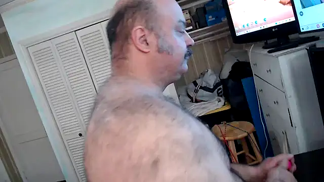 Snapshot of bullmusclejoe chatting on 11/30/25, 10:47 bullmusclejoe online show from 11/30/25, 10:47