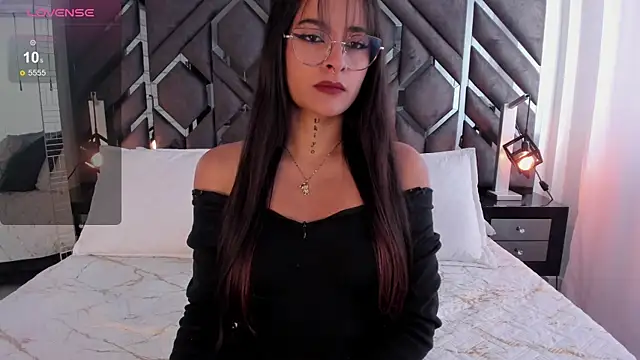 Snapshot of Lilith_Blaze1 chatting on 10/28/25, 12:52 Lilith Blaze1 online show from 10/28/25, 12:52