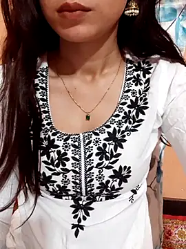Snapshot of siya_rani67 chatting on 04/01/26, 01:41 siya rani67 online show from 04/01/26, 01:41