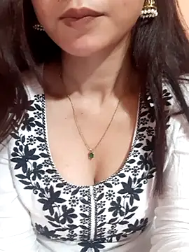 Snapshot of siya_rani67 chatting on 04/18/26, 07:58 siya rani67 online show from 04/18/26, 07:58