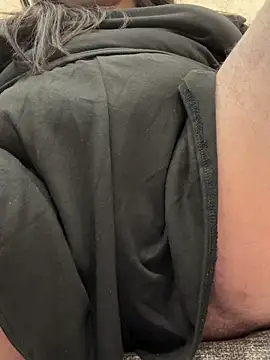 Snapshot of Farida06 chatting on 10/13/25, 04:29 Farida06 online show from 10/13/25, 04:29