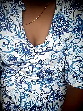 Snapshot of SindhuHappy chatting on 09/15/25, 09:20 SindhuHappy online show from 09/15/25, 09:20