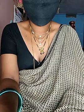 Snapshot of SindhuHappy chatting on 04/19/26, 04:28 SindhuHappy online show from 04/19/26, 04:28