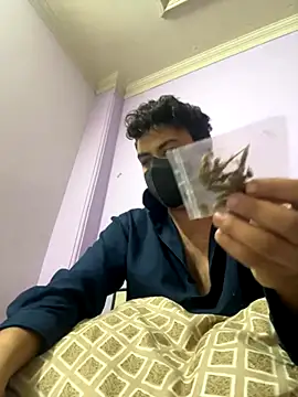 Snapshot of playboyxxx1905 chatting on 10/05/25, 08:01 playboyxxx1905 online show from 10/05/25, 08:01