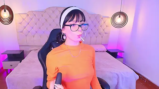 Snapshot of Sweet_1Angel chatting on 02/04/26, 01:00 Sweet 1Angel online show from 02/04/26, 01:00