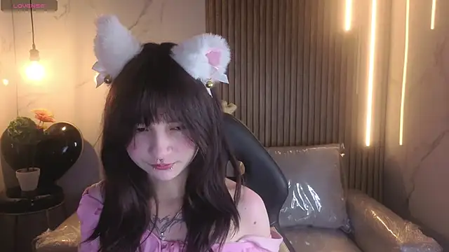  Charlotte Collins  online show from 03/20/26, 02:44