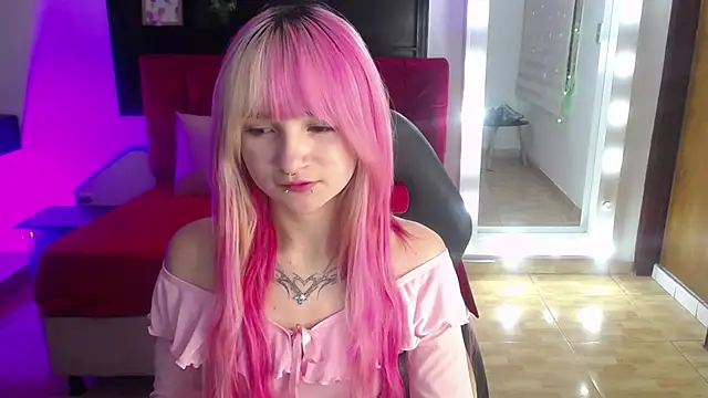 Snapshot of _Charlotte_Collins_ chatting on 05/30/26, 03:20 Charlotte Collins online show from 05/30/26, 03:20