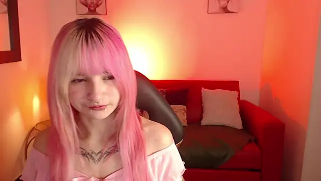 Snapshot of _Charlotte_Collins_ chatting on 06/10/26, 03:00 Charlotte Collins online show from 06/10/26, 03:00
