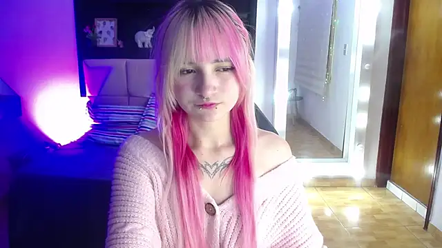 Snapshot of _Charlotte_Collins_ chatting on 06/19/26, 03:38 Charlotte Collins online show from 06/19/26, 03:38