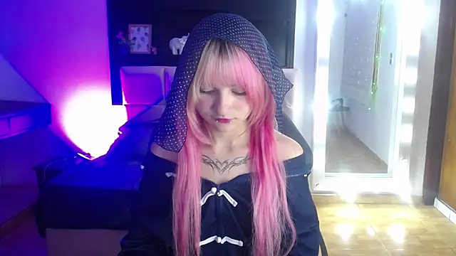 Snapshot of _Charlotte_Collins_ chatting on 06/22/26, 03:53 Charlotte Collins online show from 06/22/26, 03:53