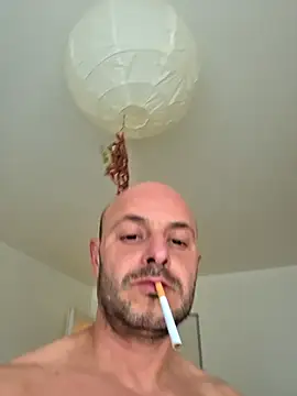 Snapshot of nono93100@xh chatting on 11/22/25, 12:15 nono93100xh online show from 11/22/25, 12:15