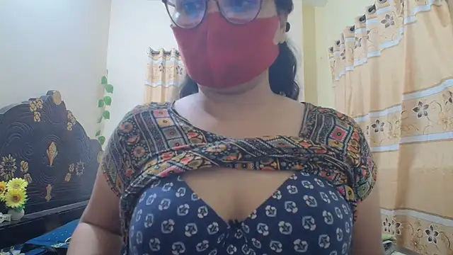 Snapshot of Elena_cruz5 chatting on 04/21/26, 03:50 Elena cruz5 online show from 04/21/26, 03:50