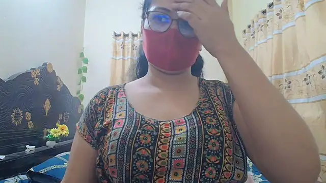 Snapshot of Elena_cruz5 chatting on 04/22/26, 05:14 Elena cruz5 online show from 04/22/26, 05:14