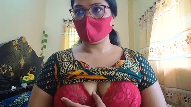Snapshot of Elena_cruz5 chatting on 04/23/26, 05:19 Elena cruz5 online show from 04/23/26, 05:19