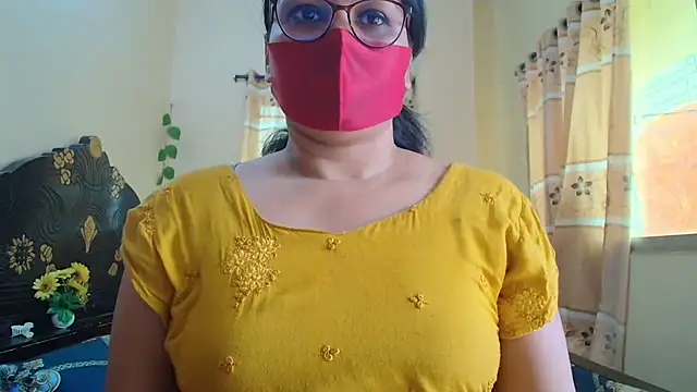 Snapshot of Elena_cruz5 chatting on 04/26/26, 03:48 Elena cruz5 online show from 04/26/26, 03:48