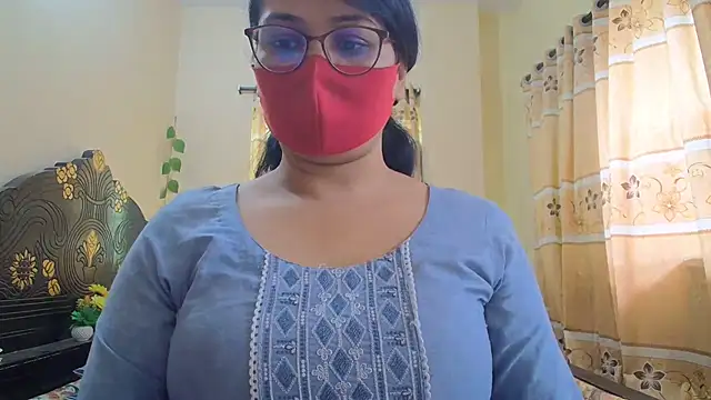 Snapshot of Elena_cruz5 chatting on 05/01/26, 04:28 Elena cruz5 online show from 05/01/26, 04:28