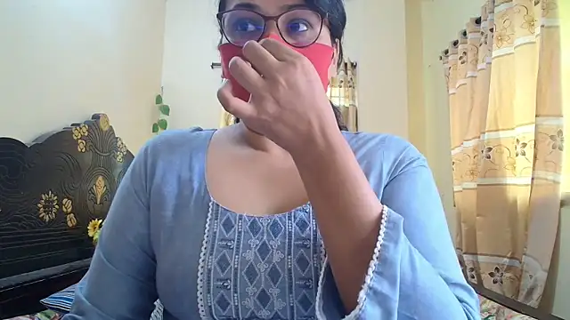 Snapshot of Elena_cruz5 chatting on 05/05/26, 02:30 Elena cruz5 online show from 05/05/26, 02:30