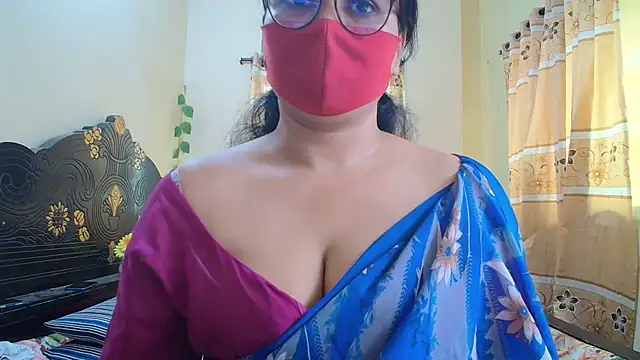 Snapshot of Elena_cruz5 chatting on 05/07/26, 03:56 Elena cruz5 online show from 05/07/26, 03:56