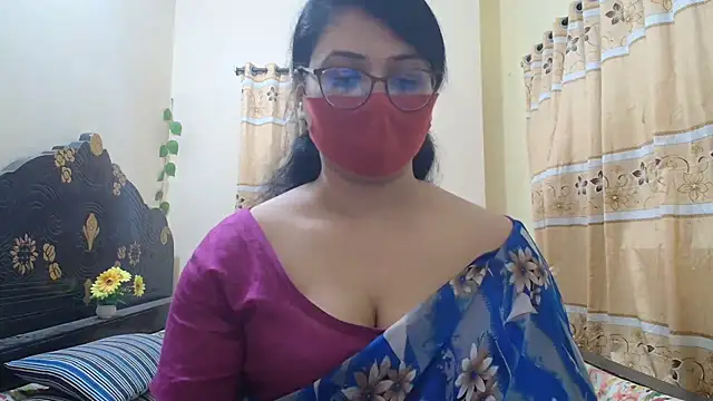 Snapshot of Elena_cruz5 chatting on 05/07/26, 04:01 Elena cruz5 online show from 05/07/26, 04:01