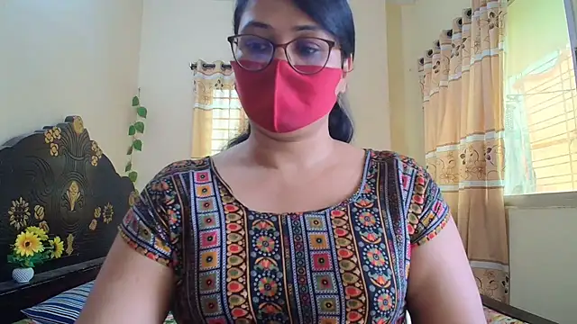 Snapshot of Elena_cruz5 chatting on 05/15/26, 04:08 Elena cruz5 online show from 05/15/26, 04:08