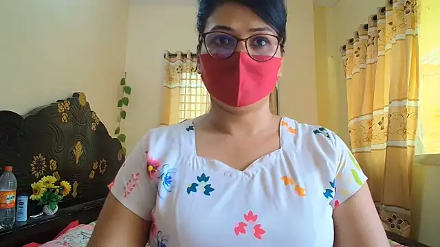 Snapshot of Elena_cruz5 chatting on 06/02/26, 04:03 Elena cruz5 online show from 06/02/26, 04:03
