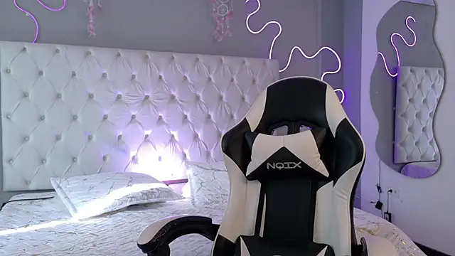 Emma visconti online show from 11/30/25, 12:42