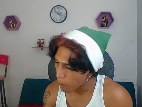 Snapshot of bull_cam chatting on 12/14/25, 02:06 bull cam online show from 12/14/25, 02:06