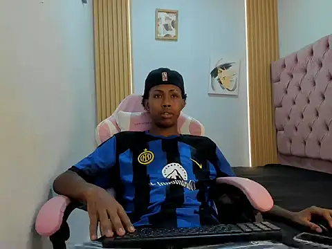 Jax Maliq online show from 10/10/25, 01:37