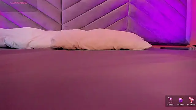 Mia Valentine  online show from 11/06/25, 08:32