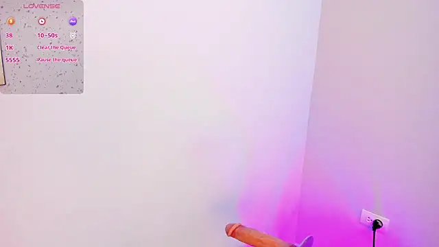 Mia Valentine  online show from 02/06/26, 08:34