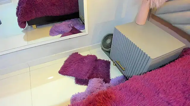 Snapshot of Mia_Valentine_ chatting on 03/04/26, 08:04 Mia Valentine online show from 03/04/26, 08:04