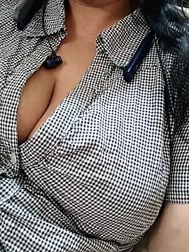 Janvi -Love online show from 09/12/25, 06:46