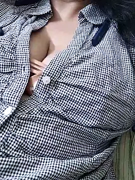 Janvi -Love online show from 09/26/25, 05:39