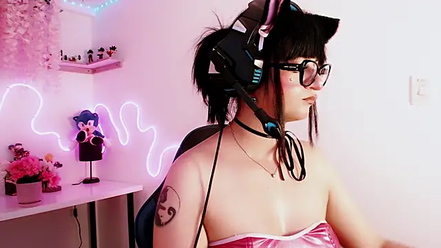 Lunyhose online show from 12/03/25, 07:34