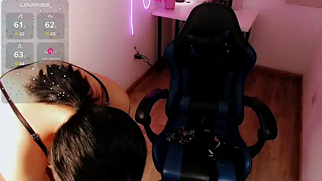 Lunyhose online show from 04/15/26, 08:09