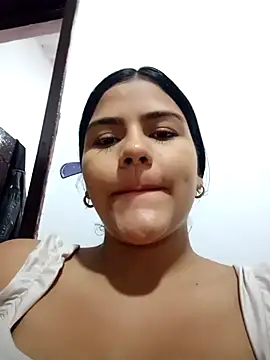 daringxxxhot online show from 09/20/25, 11:00