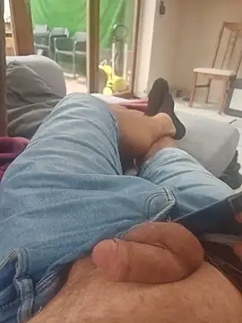 Snapshot of stunning_stallion chatting on 09/09/25, 09:31 stunning stallion online show from 09/09/25, 09:31