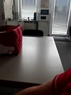 Snapshot of stunning_stallion chatting on 04/04/26, 06:22 stunning stallion online show from 04/04/26, 06:22