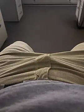 Snapshot of stunning_stallion chatting on 04/18/26, 06:23 stunning stallion online show from 04/18/26, 06:23