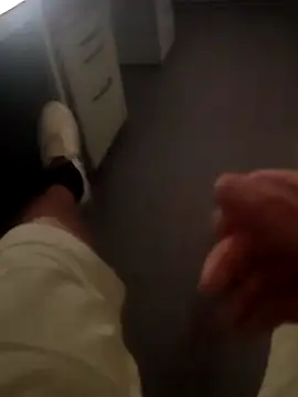 Snapshot of stunning_stallion chatting on 04/19/26, 06:43 stunning stallion online show from 04/19/26, 06:43