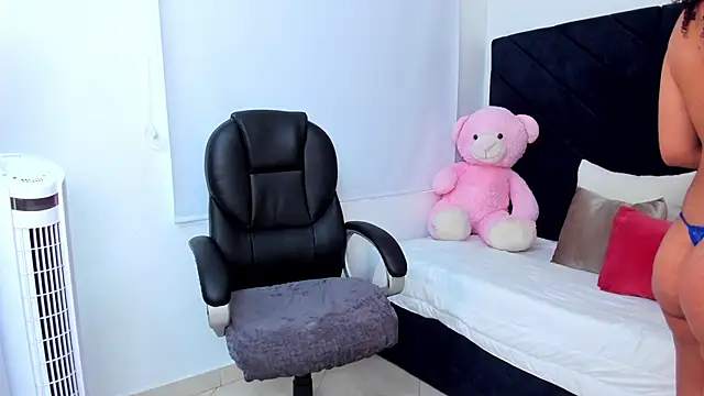 Snapshot of kate_lua chatting on 11/07/25, 12:16 kate lua online show from 11/07/25, 12:16