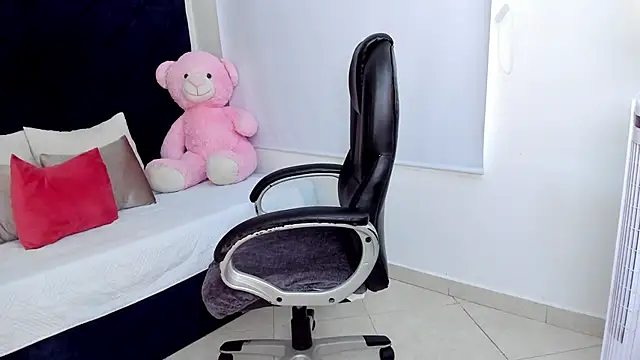 Snapshot of kate_lua chatting on 11/08/25, 01:22 kate lua online show from 11/08/25, 01:22