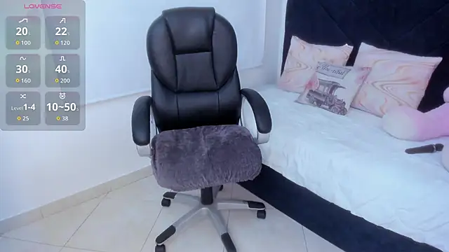 Snapshot of kate_lua chatting on 12/05/25, 12:03 kate lua online show from 12/05/25, 12:03