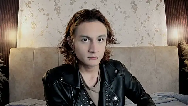 Snapshot of DarcyCullen chatting on 09/10/25, 11:54 DarcyCullen online show from 09/10/25, 11:54