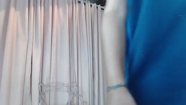 Skarlett hot  online show from 10/15/25, 10:43