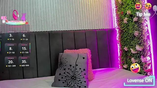 Skarlett hot  online show from 11/28/25, 08:44